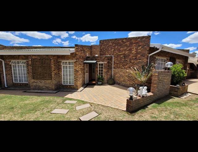 5 BEDROOM HOUSE FOR SALE IN BRACKENDOWNS
